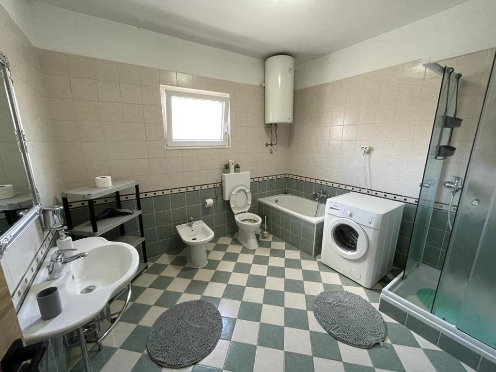 Apartman Kurtov Apartment Pakostane Ngoại thất bức ảnh